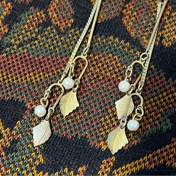 Vintage Dangly Earrings - Picture 3 of 4